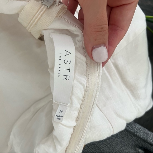 Off white Romper - Picture 3 of 3